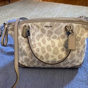 Crossbody/shoulder bag